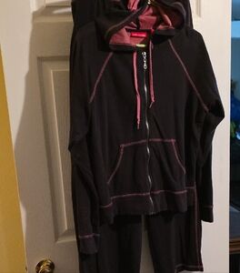 Gloria Vanderbilt Black and Pink Pantsuit